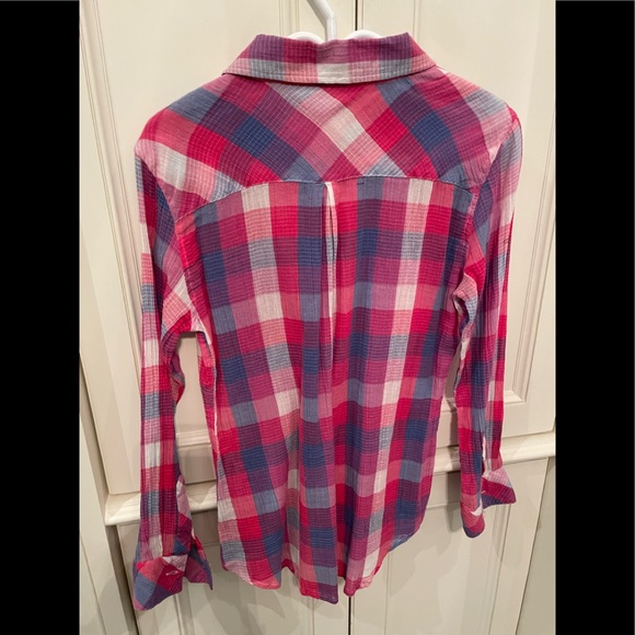 Soft and light button down - layer me! - Picture 2 of 2